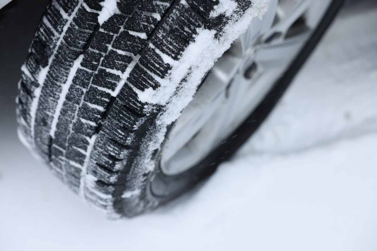voiture pour un voyage en hiver