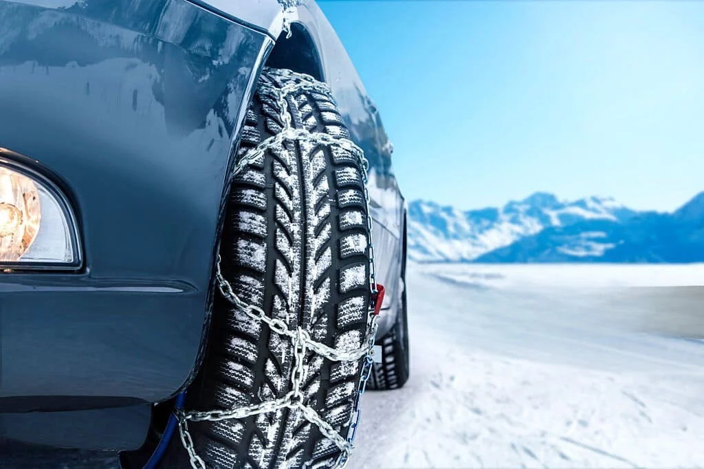 voiture pour un voyage en hiver